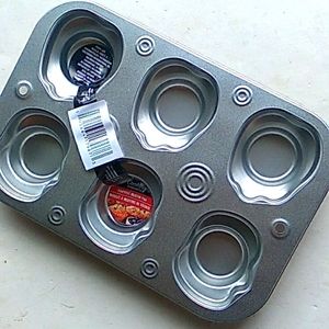 Pumpkin shaped muffin pan